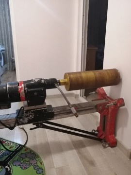 Execut găuri prin carotare